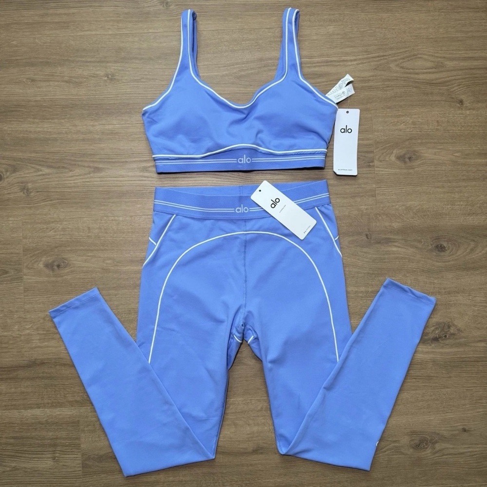 Alo Yoga Airbrush Heart Throb Bra & Leggings Set